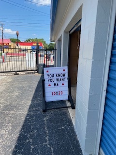 YSPPerrinBeitel's tweet photo. Stop scrolling and start storing! 📦

Our 10x20 units are calling your name. Plenty of room for a multi-bedroom house, a car, or that "hobby" that's taking over your living room.

Call us at (210) 782-8469 to claim yours! https://t.co/rDOT3I3vxZ