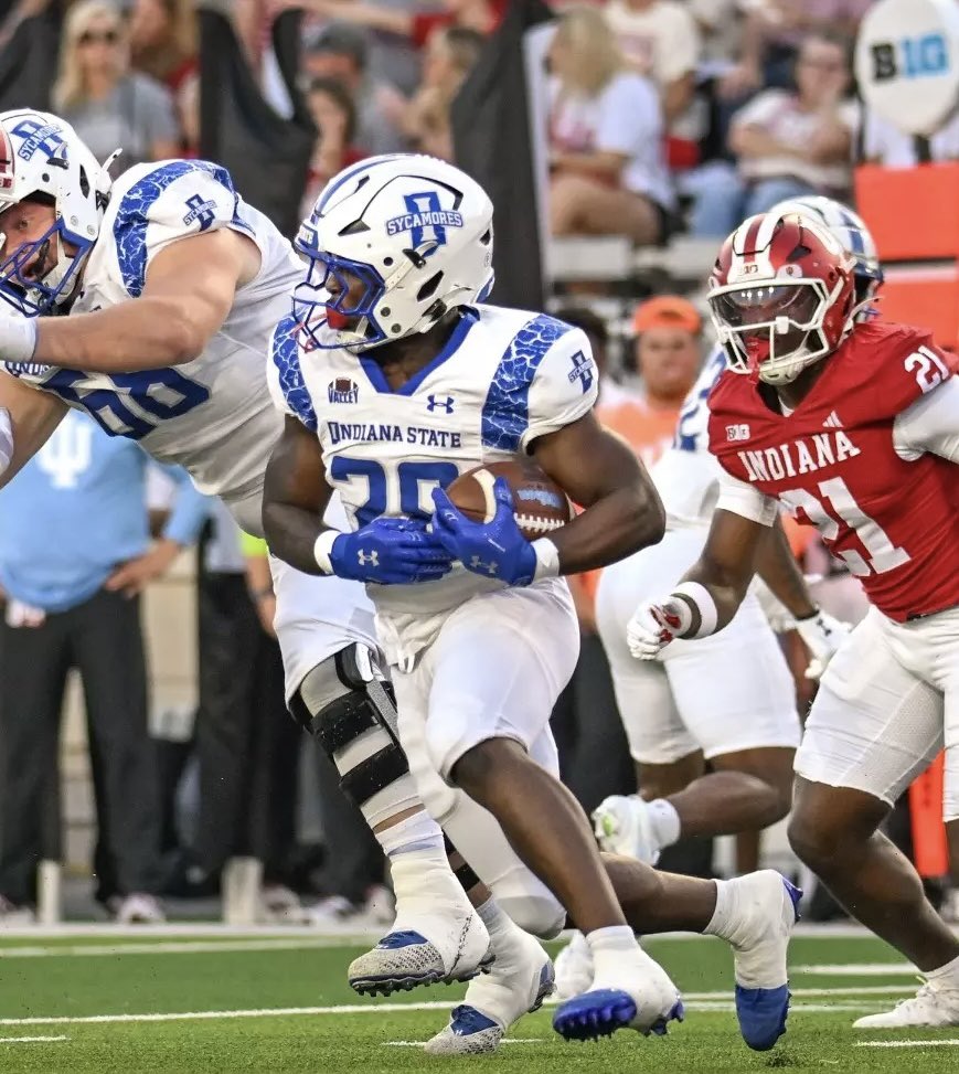 JamesLarson55's tweet photo. Blessed to receive another D1 offer to Indiana State! @FBCoachHale #AllGlorytoGod #JesusisKing https://t.co/1o6QjtDAMi