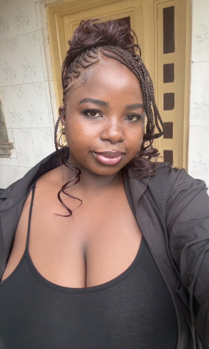 Taiwo_junzi tweet media