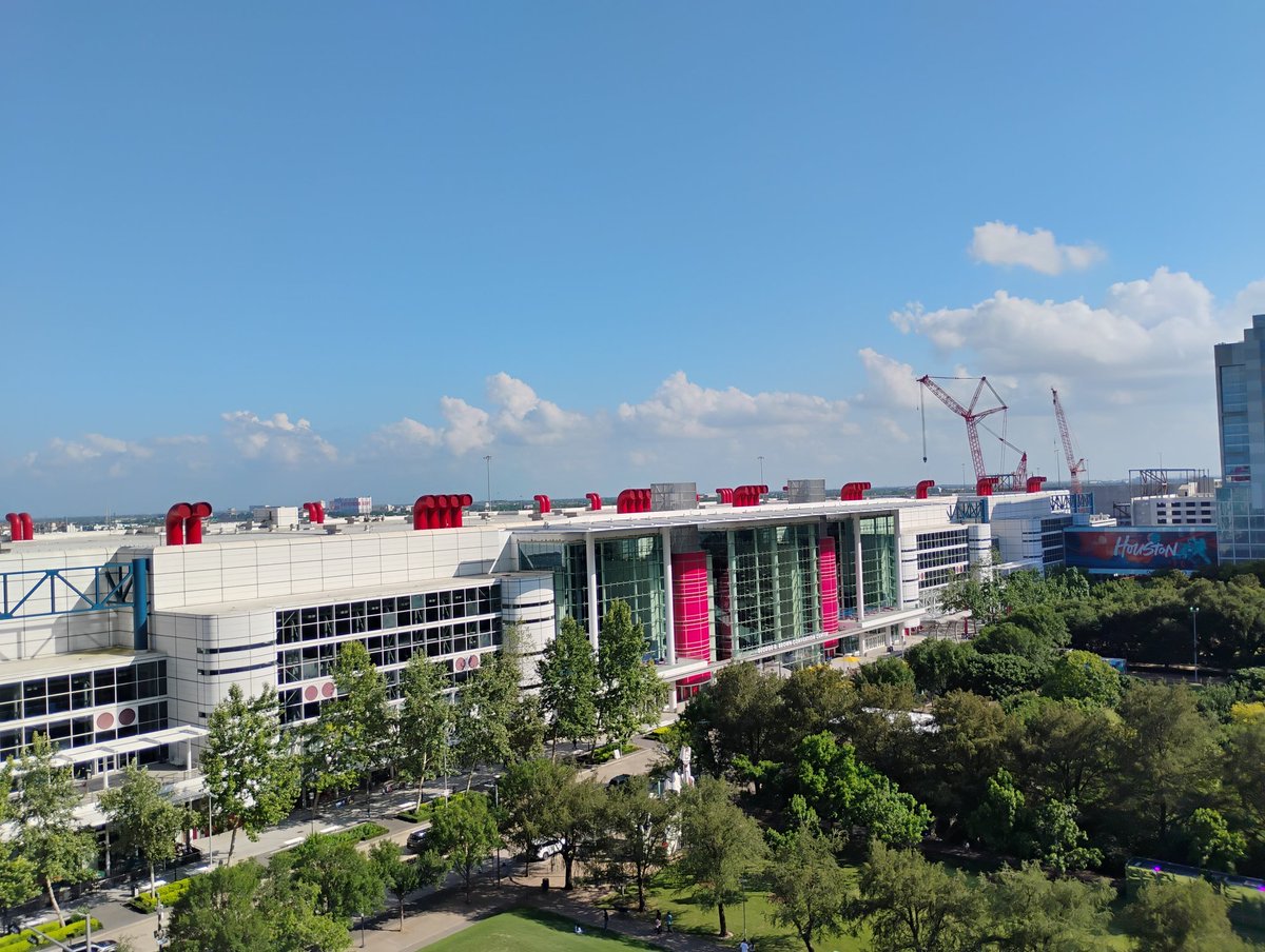 The_Oilholic's tweet photo. Greetings #Houston, it's great to be back in town for #OPTIMIZE26 https://t.co/WAKTHvqODB