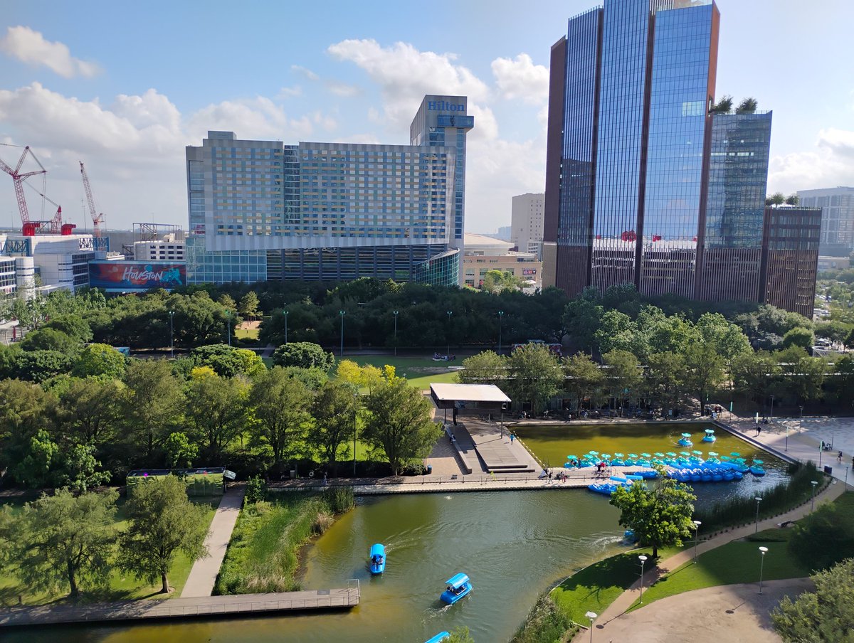 The_Oilholic's tweet photo. Greetings #Houston, it's great to be back in town for #OPTIMIZE26 https://t.co/WAKTHvqODB