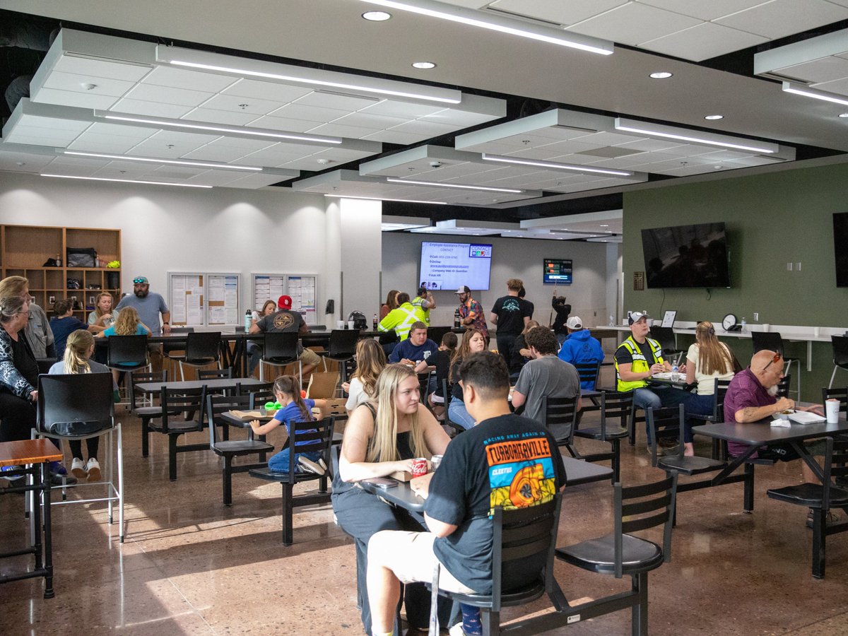 TippmannGroup's tweet photo. At Interstate Warehousing in Kingman, we know strong teams are built through more than the work that happens inside the facility each day.

Our recent family picnic &amp; open house gave employees and their families a chance to connect, tour the facility, and enjoy a fun day. https://t.co/3FeNPNeUh0