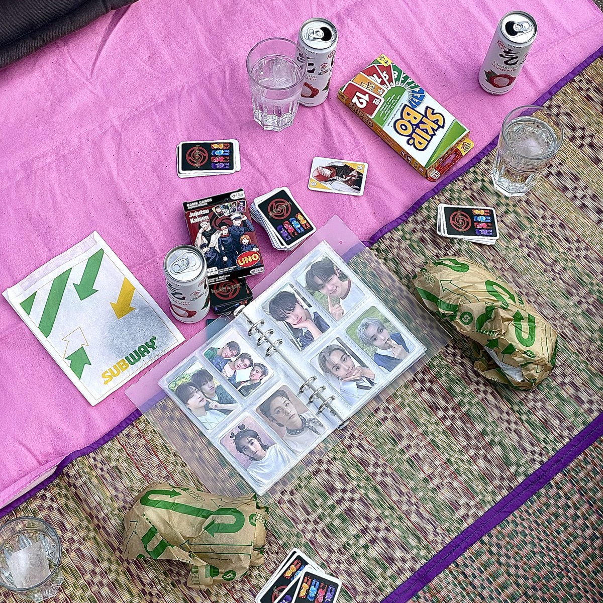 moomineunil's tweet photo. lil bday picnic and games for our nong emi 🥳🎉 https://t.co/7uBUpJ4mD8