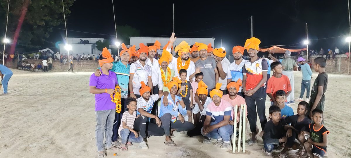 KadamaSeva's tweet photo. बाबा भदेश्वर नाथ नाइट क्रिकेट प्रतियोगिता के सेमीफाइनल मुकाबले मोहम्दाबाद बनाम टोडरपुर में #PKSS को मुख्य अतिथि के रूप में फीता काटकर शुभारंभ करने का सौभाग्य प्राप्त हुआ।
युवाओं का उत्साह और खेल भावना देखकर बेहद खुशी हुई।
 खेल भावना हमारी पहचान, युवा शक्ति हमारा सम्मान https://t.co/74vCTTlu3d