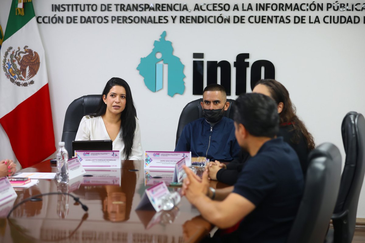lauraenriquezr's tweet photo. En el @InfoCdMex entregamos el reconocimiento al Cumplimiento en las Verificaciones a los Sistemas de Datos Personales a @EvaluaCDMX #PAV2025

Seguimos trabajando para garantizar el fortalecimiento de los sistemas de datos personales en las instituciones de la CDMX. #ElInfoSigue https://t.co/dw7z3VkGKW
