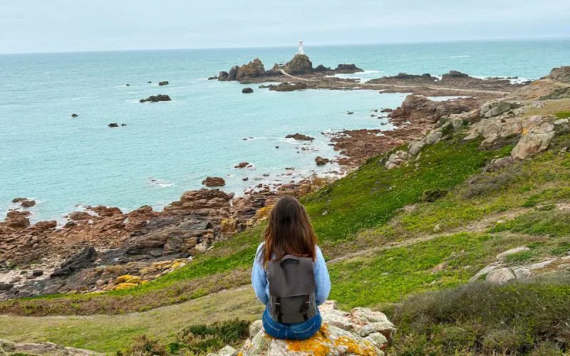 BTravelJournal's tweet photo. Find your Blue Mind Reset in Jersey! 🌊 Escape  to The Club Hotel &amp; Spa for a restorative 2-night break that  includes coastal walks, spa time, and Michelin-starred dining at  Bohemia🪷🍽️ ➡️ https://t.co/0eWCxMzIJs #Jersey #BlueMindReset #WellnessTravel #TheClubHotel https://t.co/M7ucZT5FJi