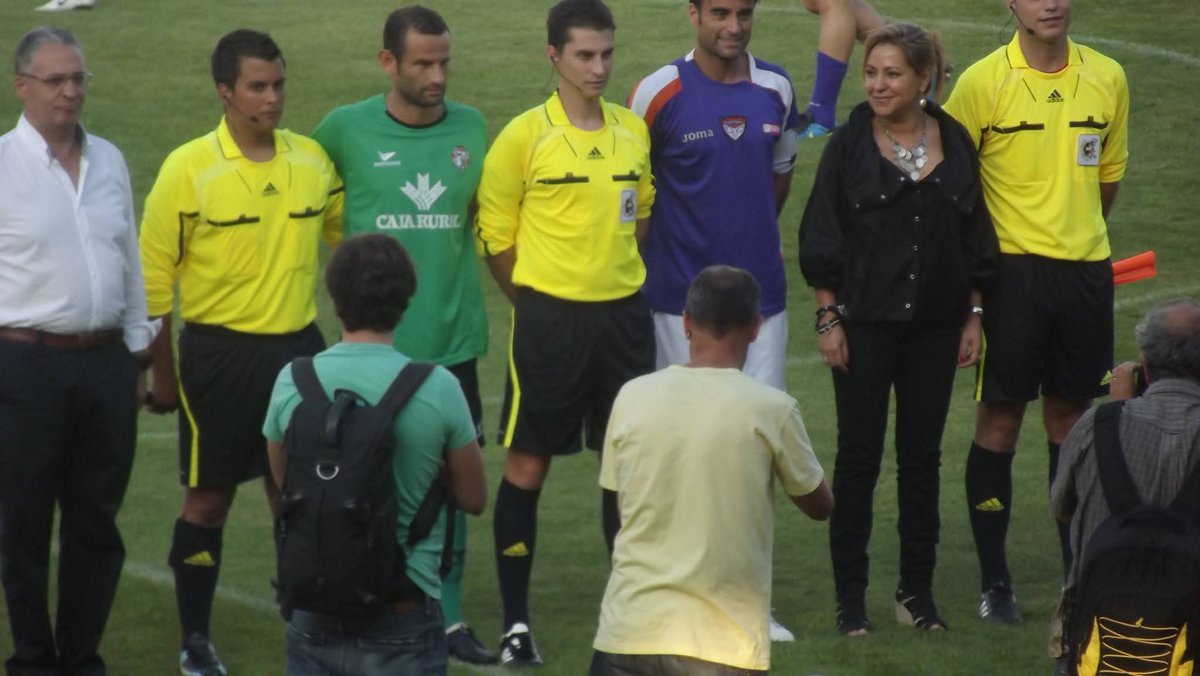 zaramballo's tweet photo. Agustín Villar y Rosa Valdeón junto al capitán del Guadalajara. Pretemporada 2011/2012 en el Ruta. Al agosto siguiente los alcarreños volvieron invitados esta vez para el Trofeo Ciudad de Zamora.

#RetroZCF https://t.co/D5hcJVCJZZ