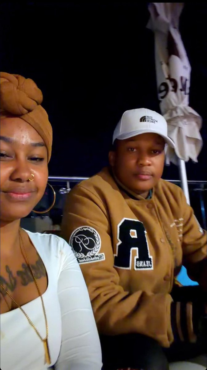 lebogang cupcake 🧁venita my left kidney 🐉🦄 tweet media