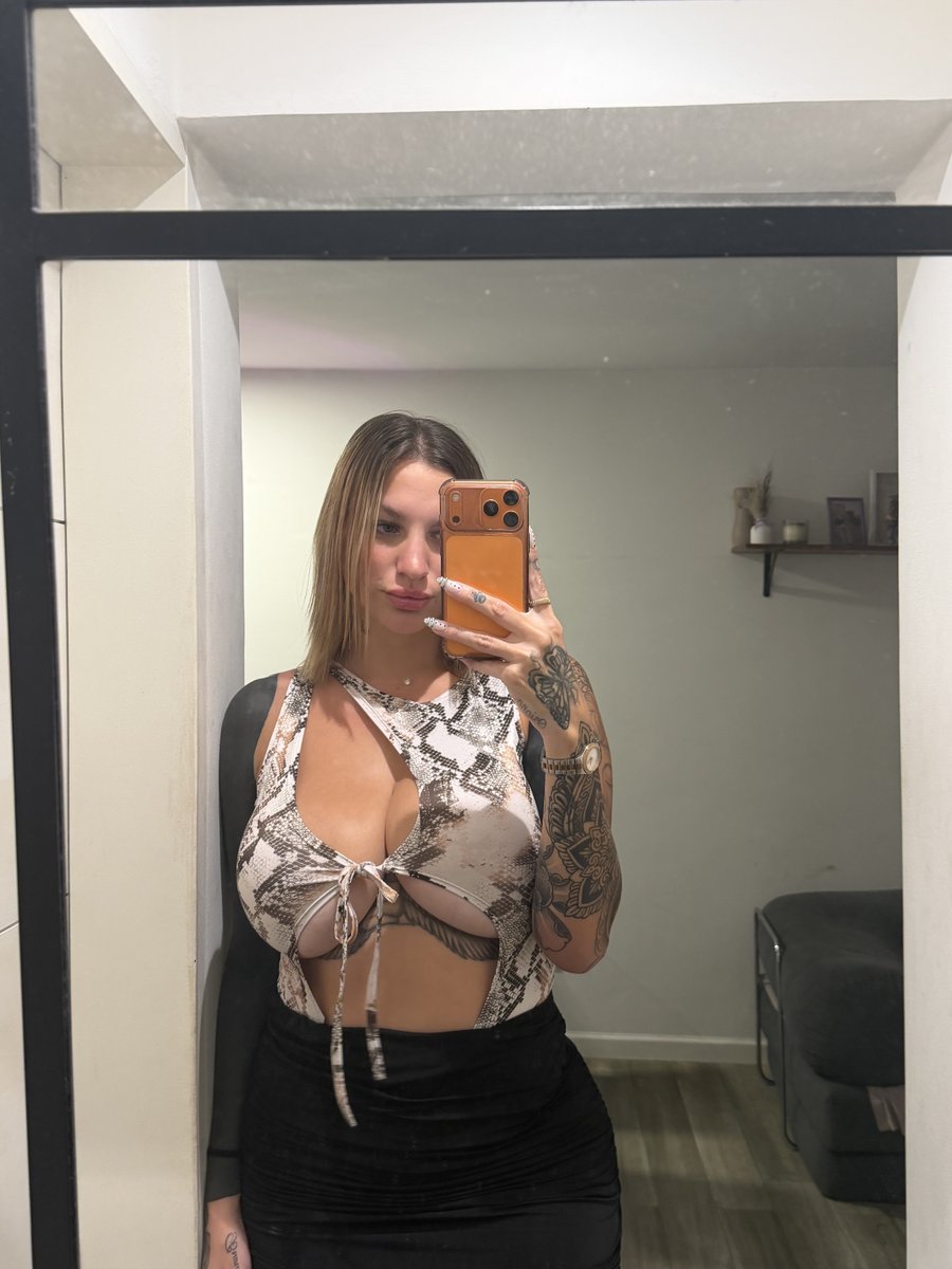 Julie 🧸 tweet media