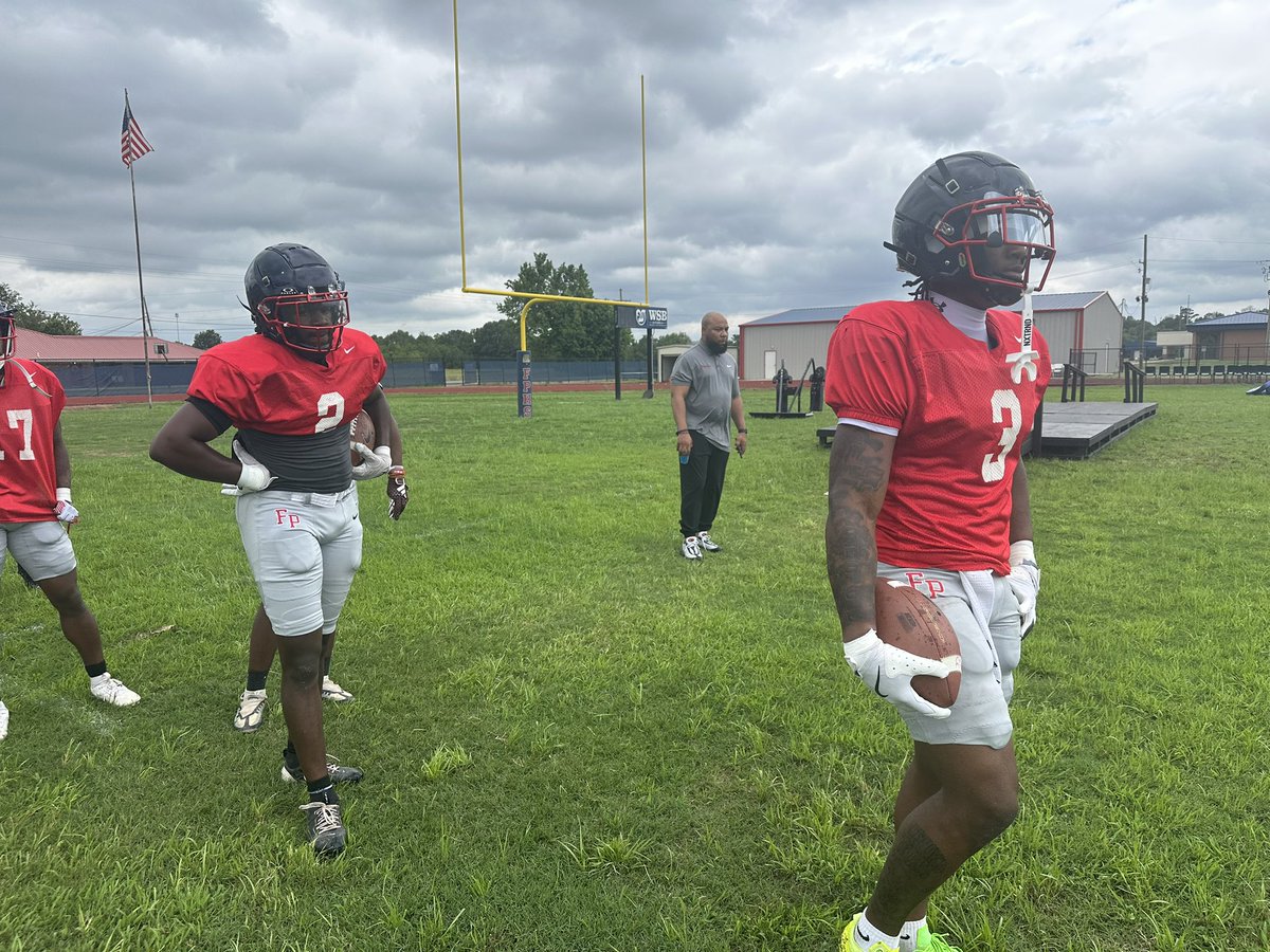 ClayWitt_'s tweet photo. Plenty of colleges out watching elite Franklin Parish running back duo @TreyMartinFp and @DJNealFPHS Alabama, Texas, Tulane and more taking a look at two of the top prospects in the state of Louisiana. @aburnette318 
@KNOE8 @AaronsAces https://t.co/xgV4AHUEip