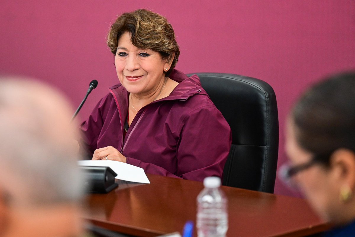 horacioduarteo's tweet photo. En equipo con las Presidentas y Presidentes municipales que integran el Mando Unificado del Oriente, arrancamos la semana en la Mesa de Paz que dirige nuestra querida Gobernadora @delfinagomeza. 

Hoy, desde el municipio de #Cuautitlán, el General Raúl Martínez González, coordinador de la estrategia, informó que se ha registrado una disminución del 52% en robo de vehículos desde el inicio del Mando en los 15 municipios que lo integran. 
¡Enhorabuena!
#ElPoderDeServir