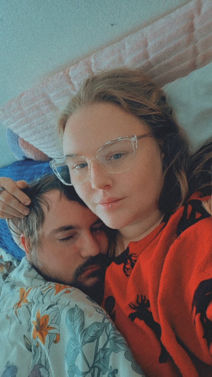Goddesssun929's tweet photo. Me and hubby cuddling while you cant even get me to reply to all the dms you keep sending me 😋 

Now send for our date night 

https://t.co/0xKGjkbURo https://t.co/znKtKbOVRf