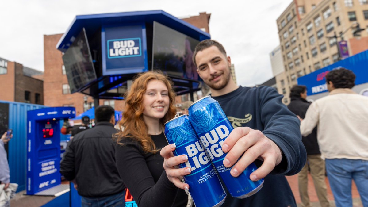 Bud Light tweet media