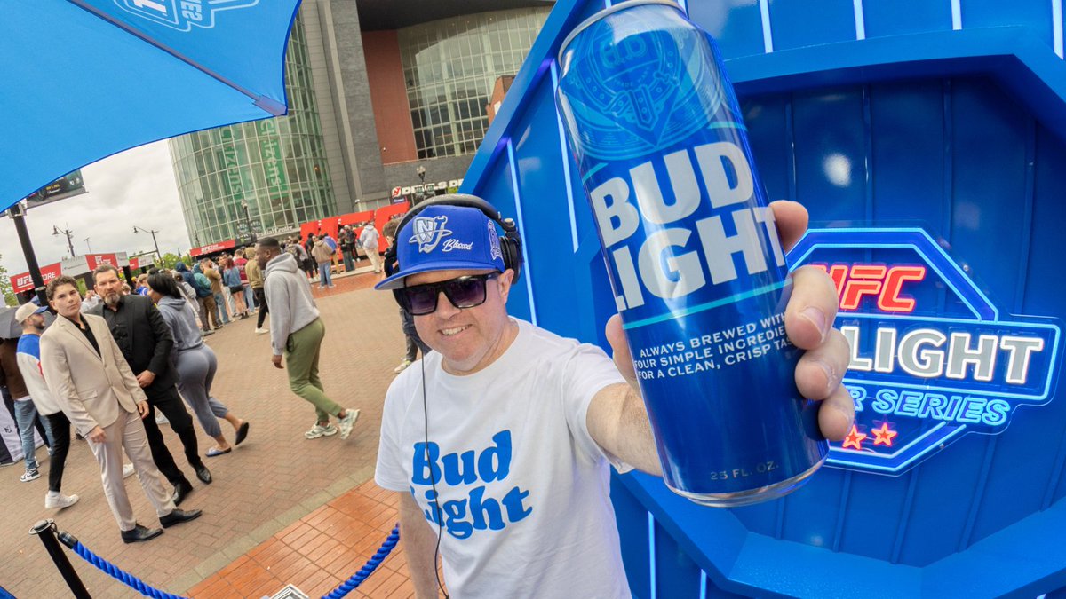 Bud Light tweet media