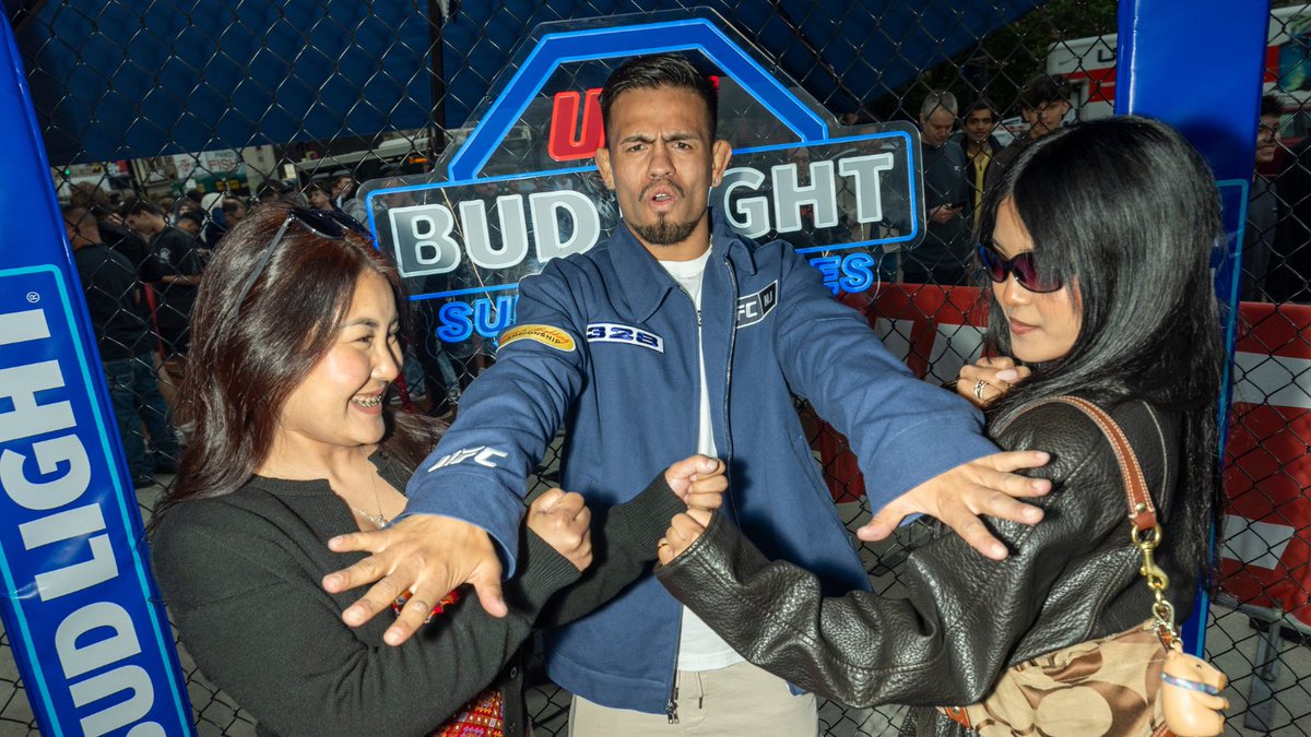 Bud Light tweet media