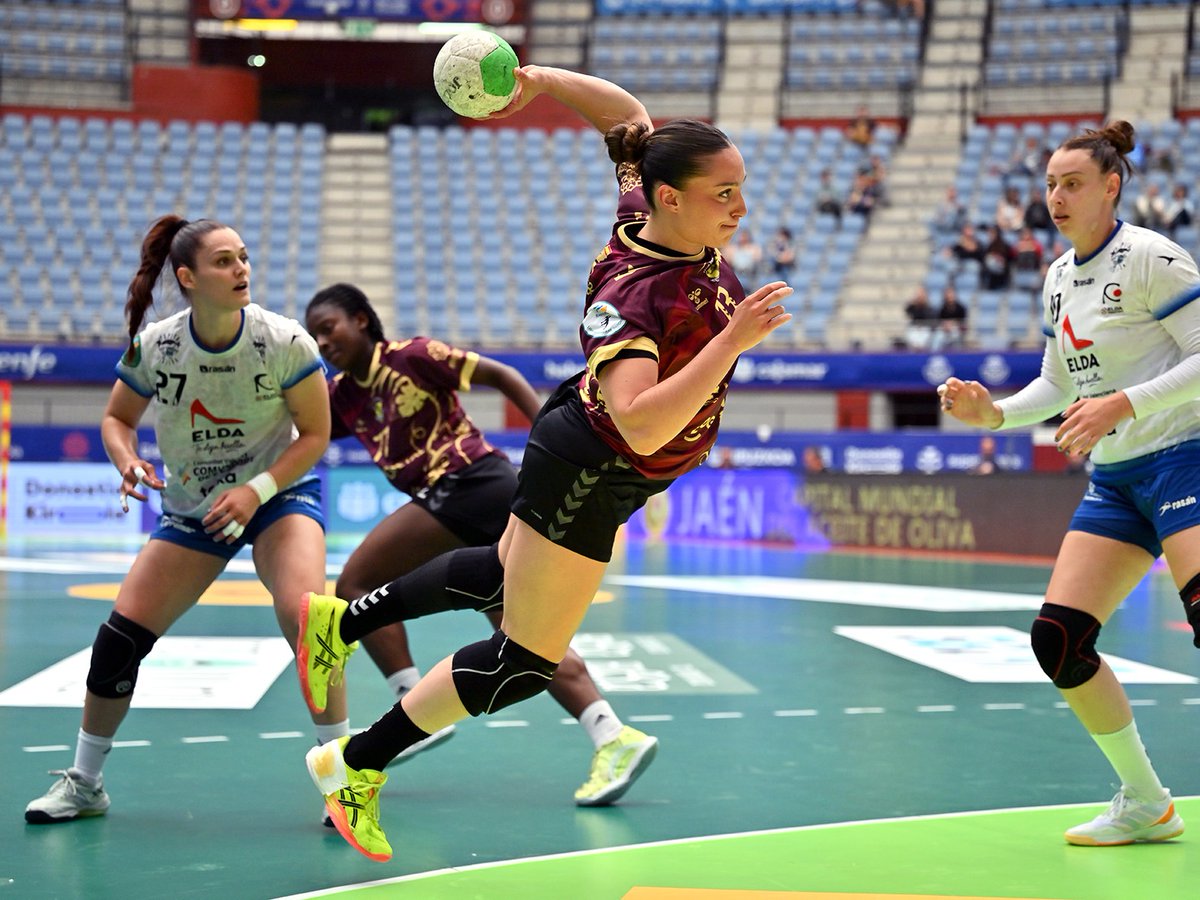 BMSportingLR's tweet photo. 📷 Galería | Copa de la Reina 2026 

Emoción, entrega y momentos inolvidables de la Copa de la Reina quedan reflejados en esta selección de imágenes.

#SienteSporting 💚💛
@CopadelaReina26
📷 @RFEBalonmano
📷 @jozue_foto https://t.co/aIlEda4bPg