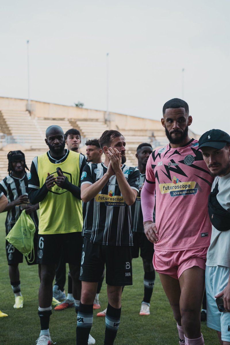 stadepoitevinfc's tweet photo. [#N2] 👏 𝗠𝗲𝗿𝗰𝗶 𝗖𝗲́𝗱𝗿𝗶𝗰

Un homme valeureux, bienveillant et toujours irréprochable dans son engagement. L’aventure entre le Stade Poitevin FC et Cédric Jean-Étienne prendra fin à l’issue de la saison.

#StadePoitevinFC #TeamDragons #EnsemblePlusLoin 🐉 https://t.co/DsueVuw7fW