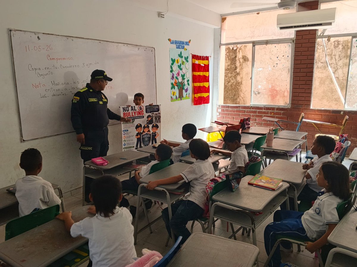 ProteccionPonal's tweet photo. Con una charla pedagógica fortalecemos la prevención, promoviendo en #Atlántico la protección de niños, niñas y adolescentes frente al acoso escolar y delitos sexuales👏💚.
#JuntosPorLaNiñez https://t.co/Z6LJCskteQ
