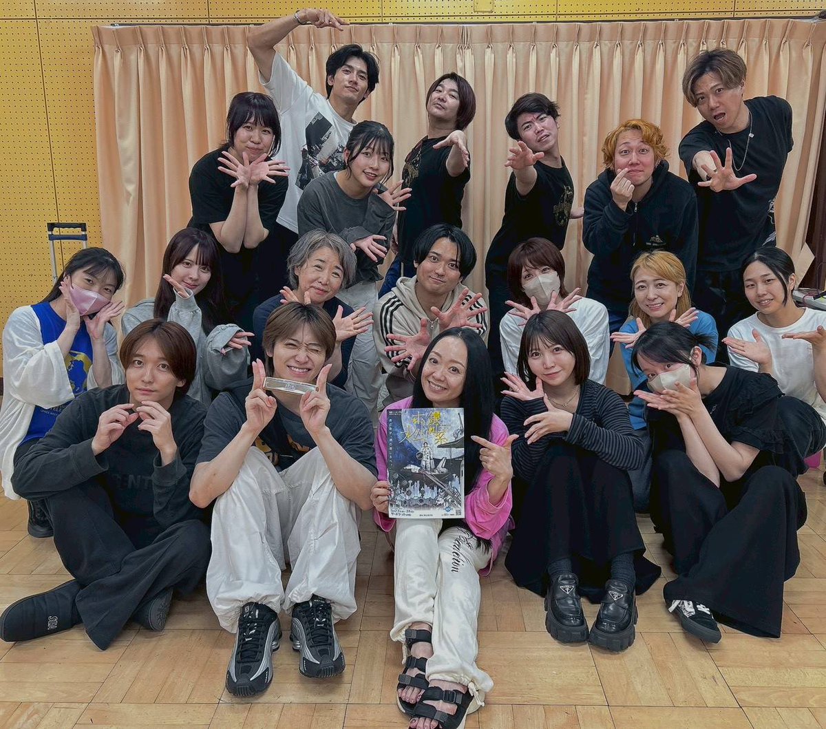 青井美文 tweet media