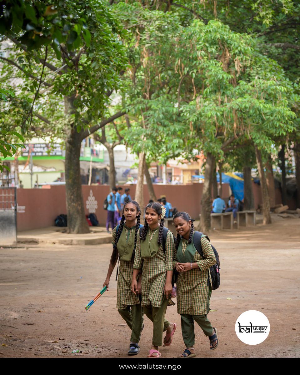 balutsav's tweet photo. Like the sun to a flower, you bring students to full bloom. 
Thank you for being their guiding light.
#GuidingLight #EducationMakesAllTheDifference #iShaala #ShotIniShaala #BalUtsav https://t.co/K5AJsE8tDU