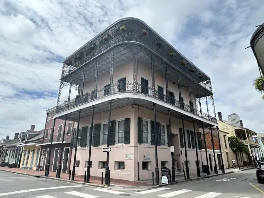 CityQuestAdv's tweet photo. Ditch The Boring Weekend

Tired of the same old walk around #NewOrleans? Your weekends shouldn't feel like a chore. #CityQuestAdventures turns any afternoon into a mystery.   

Forget crowded buses and rigid schedules. For just $49, your whole team gets a self-guided adventure through the city's coolest spots. No app to download. 

No guide to follow. Just pure fun on your phone.   

Start your quest today at https://t.co/1tnN7l1Qga

#WeekendVibes #AffordableTravel #CityQuestAdventures #NewOrleansTravel #SFMission
