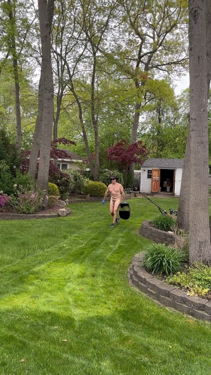 Nudist since 91 tweet media