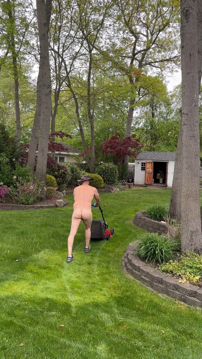 Nudist since 91 tweet media