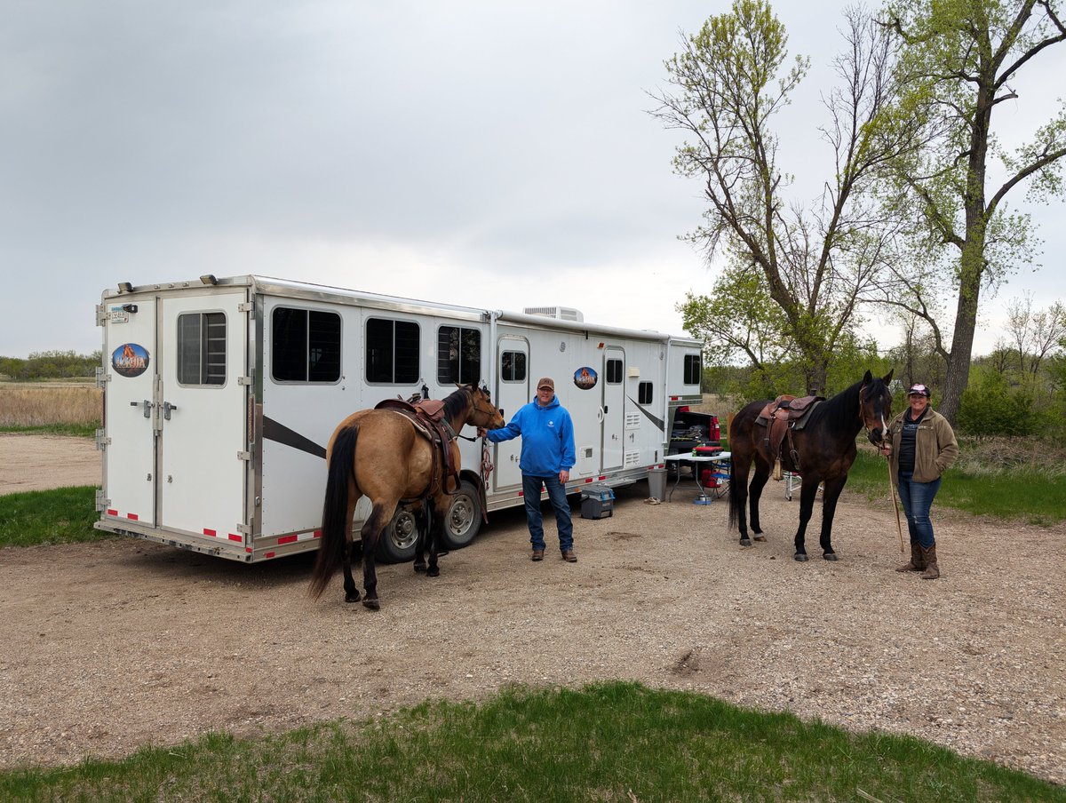 USDA_FS_DPG's tweet photo. The Dakota Prairie Grasslands are calling. From developed campgrounds to dispersed camping, there’s a perfect spot waiting for you. Remember to check for fire restrictions before you go. Start planning: https://t.co/H6OBUiYUA4 https://t.co/nJkktfUrWx