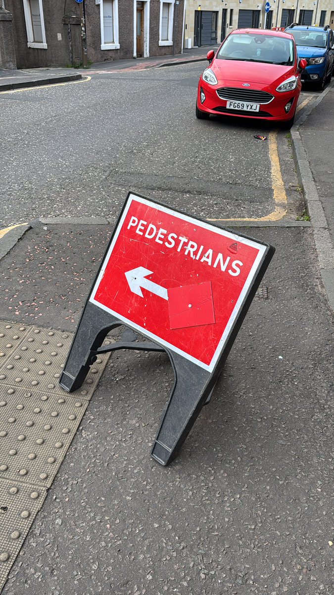 ClutterMuck's tweet photo. @edinhelp https://t.co/6ScVBrAjYi