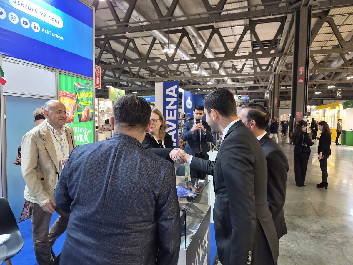 Simexpo's tweet photo. Nazik ziyaretleri ve kıymetli destekleri için kendilerine teşekkür eder, Tuttofood 2026’nın tüm katılımcılar adına başarılı ve verimli iş birliklerine vesile olmasını temenni ederiz.#Tuttofood2026 #Tuttofood #Milano #Italy #Türkiye #TurkishExport #FoodIndustry https://t.co/fiSTrILWdd