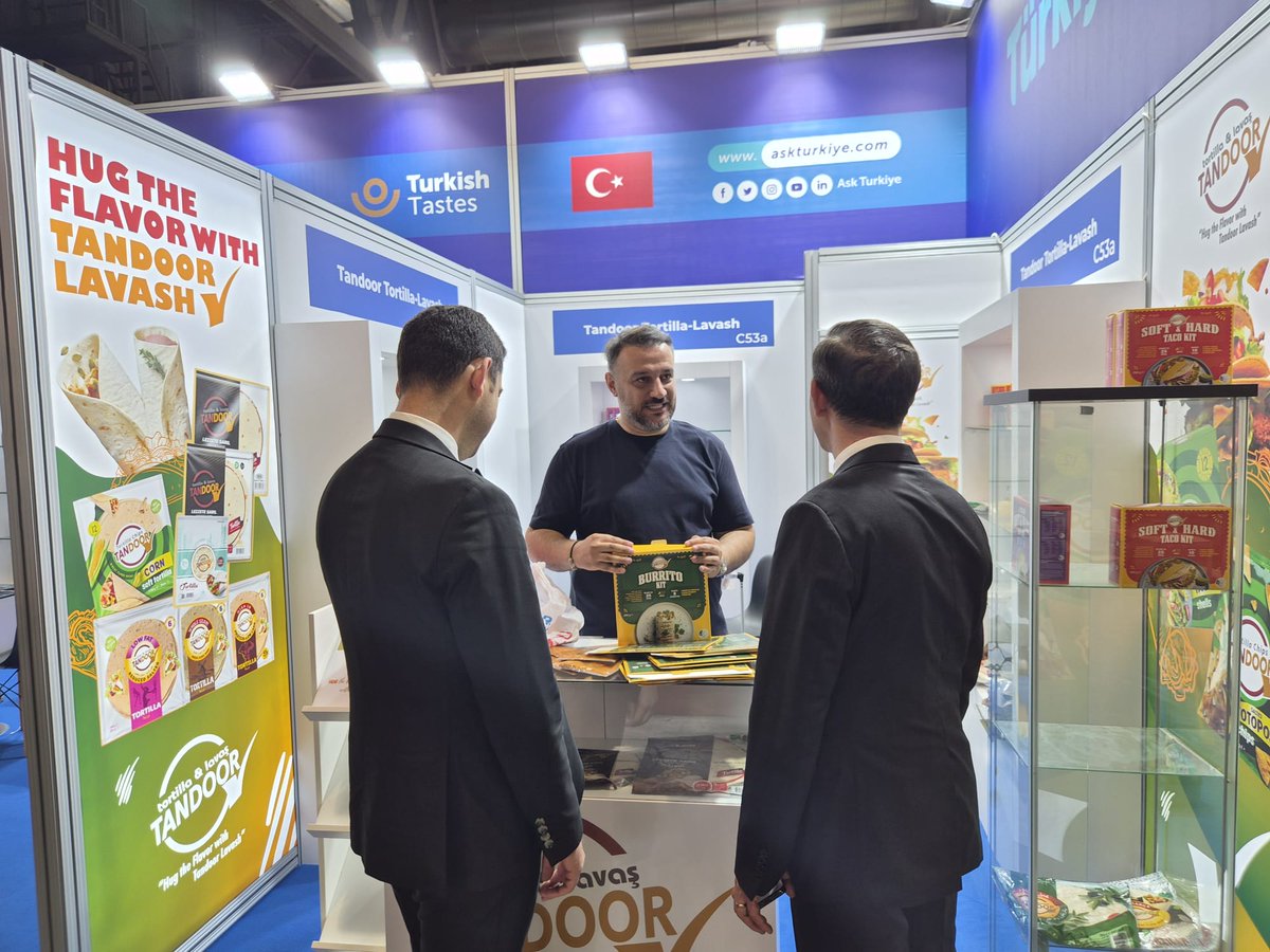 Simexpo's tweet photo. Nazik ziyaretleri ve kıymetli destekleri için kendilerine teşekkür eder, Tuttofood 2026’nın tüm katılımcılar adına başarılı ve verimli iş birliklerine vesile olmasını temenni ederiz.#Tuttofood2026 #Tuttofood #Milano #Italy #Türkiye #TurkishExport #FoodIndustry https://t.co/fiSTrILWdd