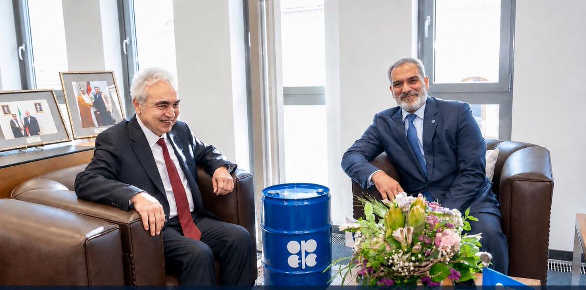 Kuna_int's tweet photo. خلال لقائه مع المدير التنفيذي لوكالة الطاقة الدولية د. فاتح بيرول في فيينا

أمين عام (أوبك) هيثم الغيص يؤكد أهمية التواصل والتعاون مع منظمات الطاقة الدولية في ظل تطورات الأسواق العالمية

- تمت مناقشة متطلبات الاستثمار وآفاق الاقتصاد العالمي

https://t.co/VSQYkIrCNn

#كونا https://t.co/GG5A4CX4Kj