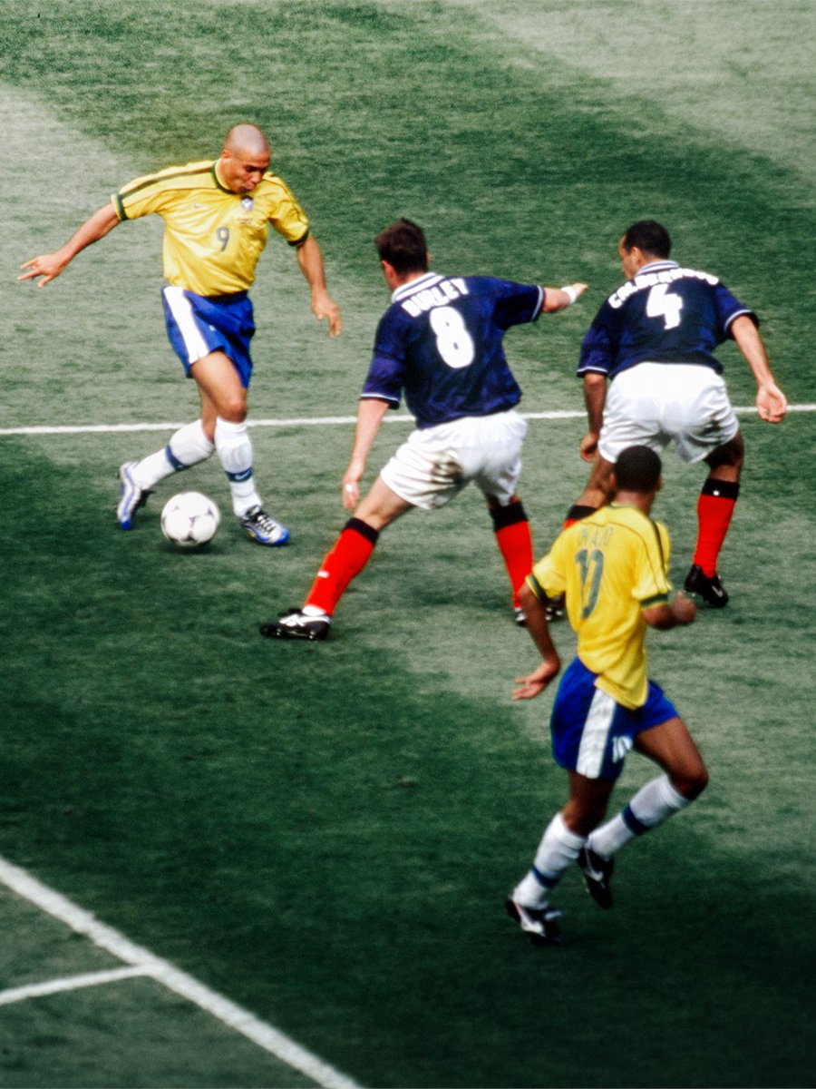 fifaworldcup_pt's tweet photo. Ronaldo, o Fenômeno 9⃣

#CopaDoMundoFIFA https://t.co/2f9JHKSvDB