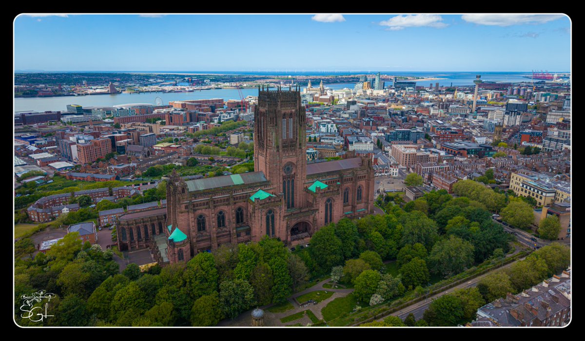 SglSimon's tweet photo. It's amazing just how many trees are in Liverpool City Centre. Took this picture of the cathedral from my drone on Sunday afternoon.

#TreeClub https://t.co/RI5StaNYen