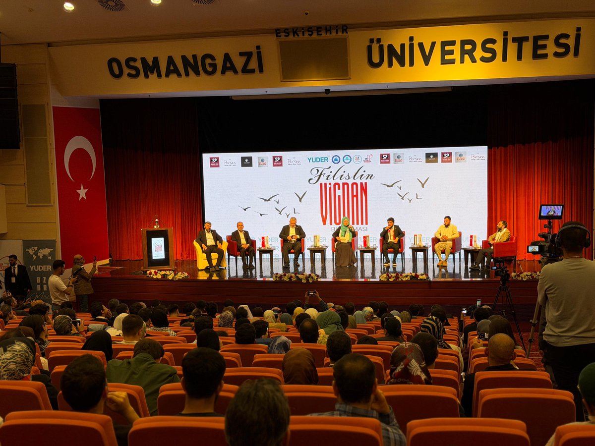 aktepebasii's tweet photo. 📍 YUDER Filistin Vicdan Paneli

Eskişehir Yabancı Öğrenciler Derneği YUDER tarafından düzenlenen Filistin Vicdan Paneline; Gazeteci Özlem Doğan moderatörlüğünde, kıymetli katılımcılarla birlikte iştirak ettik.

Filistin ve Gazze’nin ele alındığı bu anlamlı panele; MKYK Üyemiz Milletvekilimiz Nebi Hatipoğlu, MKYK Üyemiz Mürsel Çavdar, İl Gençlik Kolları Başkanımız Cihan Birsen, İlçe Başkanımız Serhat Tunç, İlçe Gençlik Kolları Başkanımız Berkant Deniz Acar ve yönetim kurulumuzla birlikte katılım sağladık.

Başta YUDER Dernek Başkanımız Sadık Çetinkaya olmak üzere emeği geçen herkese teşekkür ederiz.

🔸 AK Parti Seninle #Tepebaşı