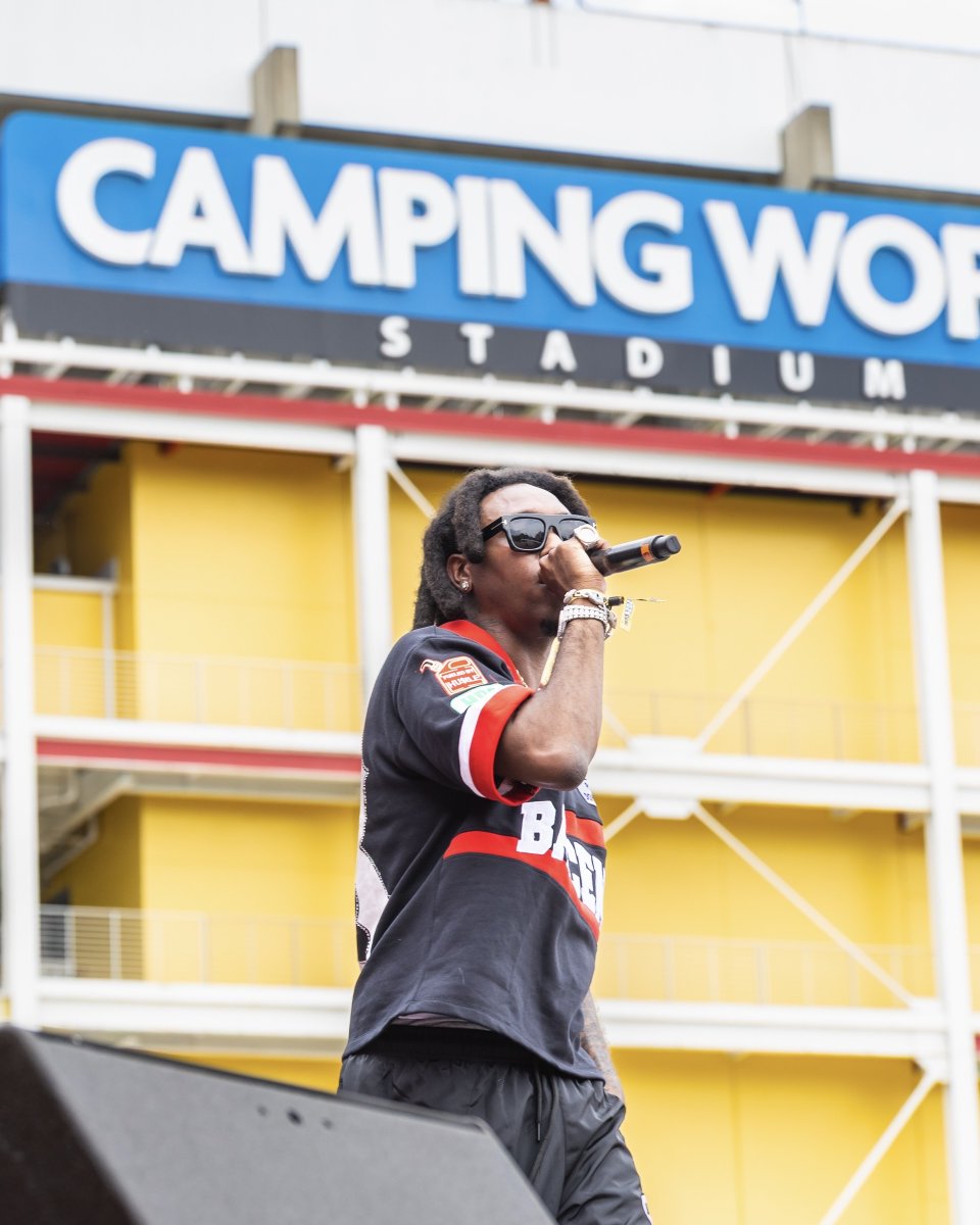 Camping World Stadium tweet media