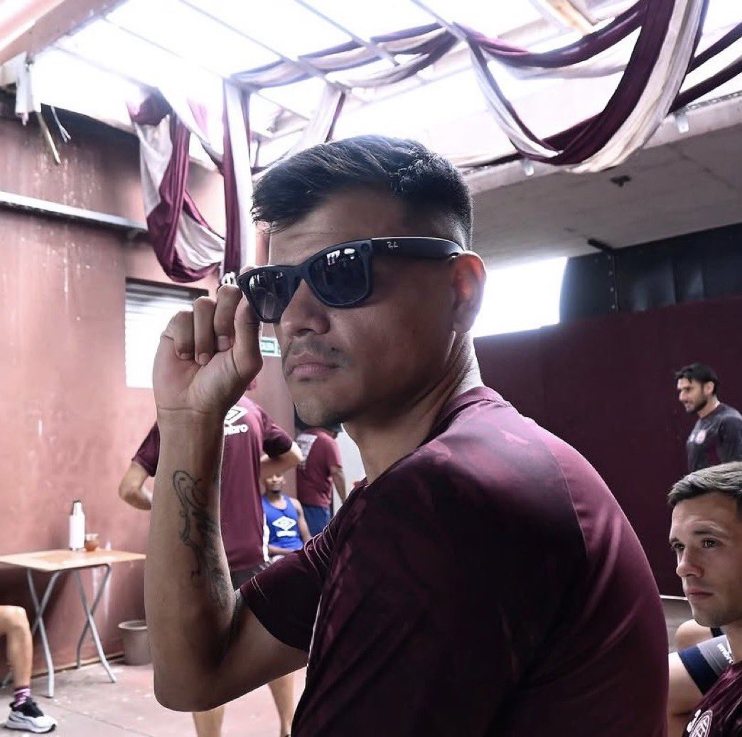 mateo_carou's tweet photo. A mi me van a tener que disculpar, pero nunca me van a hacer hablar mal de Walter Bou, agarró la 9 del Pepe Sand y metió 25 goles en su primer año con la granate, metiéndonos a una semifinal de copa 

El tipo que hizo el gol más lindo que vi en mi vida en una cancha de futbol https://t.co/3mWIFA5OTx