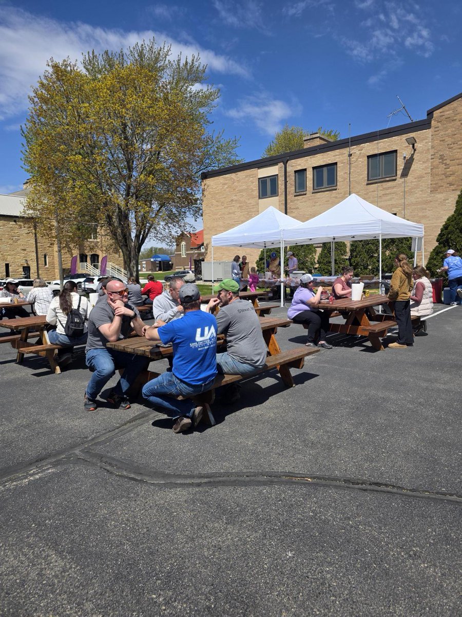 RCCInc79's tweet photo. Last week, the RCC Tumornators hosted their 3rd annual Walking Taco fundraiser for Renville County Walk in the Park! 🌮 Huge thanks to our RCC staff and community for helping make it a success. RCC is proud to donate all the food so 100% of proceeds support an amazing cause. 🙌 https://t.co/sVkTAYvOuP