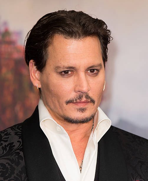 Debbie5depp's tweet photo. Johnny Depp attended  Alice Through The Looking Glass Film Premiere at Odeon Leicester Square in London, England on May 10, 2016 (📸Zak Hussein, David M. Benett). https://t.co/CrTk2eRazk