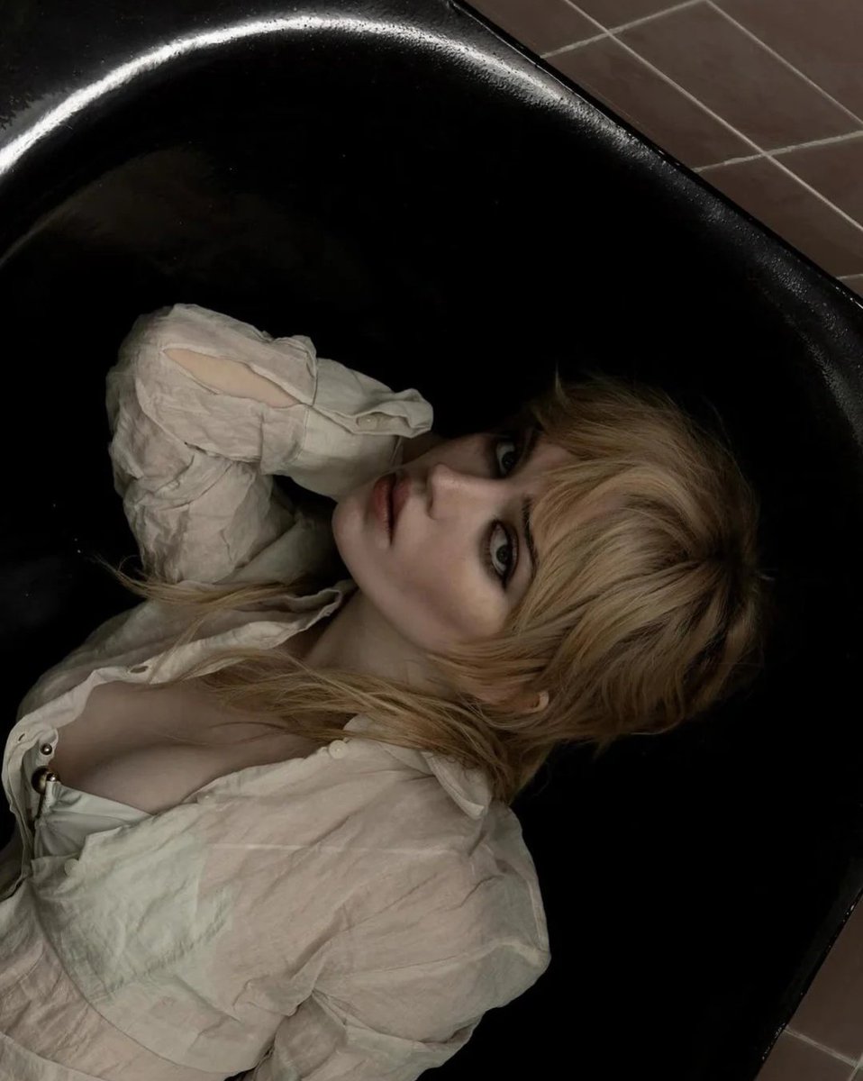 tinydollyemily's tweet photo. 🤍🕸️ https://t.co/n0NGPWTlIb