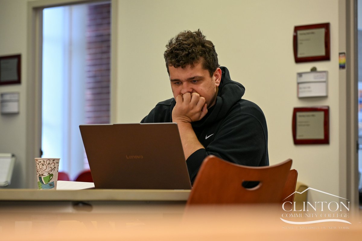 ClintonSUNY's tweet photo. It’s finals week at Clinton! 📚

You’ve got this. Finish strong. 💪

#WeWork #ClintonSuccess https://t.co/PYUKRYrCdE
