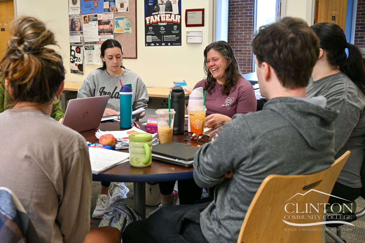 ClintonSUNY's tweet photo. It’s finals week at Clinton! 📚

You’ve got this. Finish strong. 💪

#WeWork #ClintonSuccess https://t.co/PYUKRYrCdE
