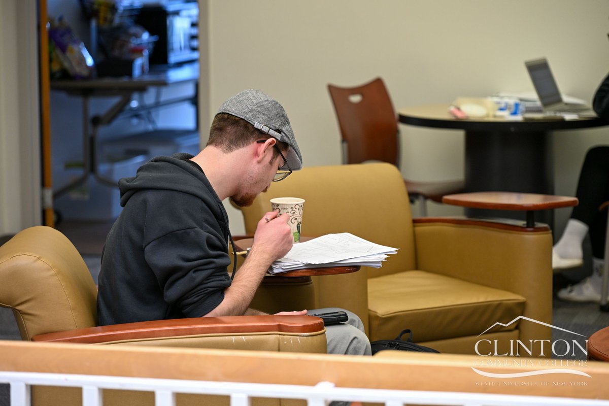 ClintonSUNY's tweet photo. It’s finals week at Clinton! 📚

You’ve got this. Finish strong. 💪

#WeWork #ClintonSuccess https://t.co/PYUKRYrCdE