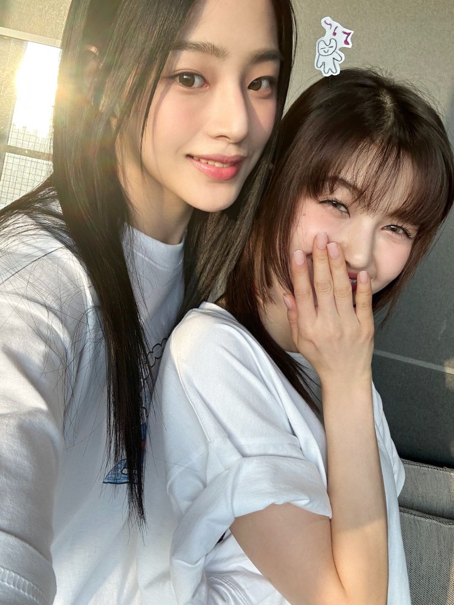 n년전 오늘의 민지 tweet media
