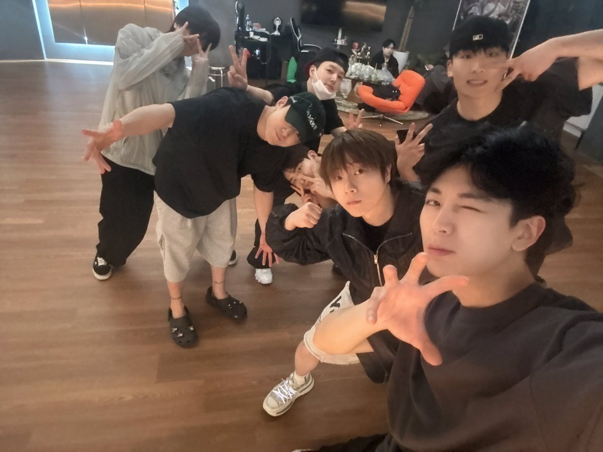 초코콘 tweet media