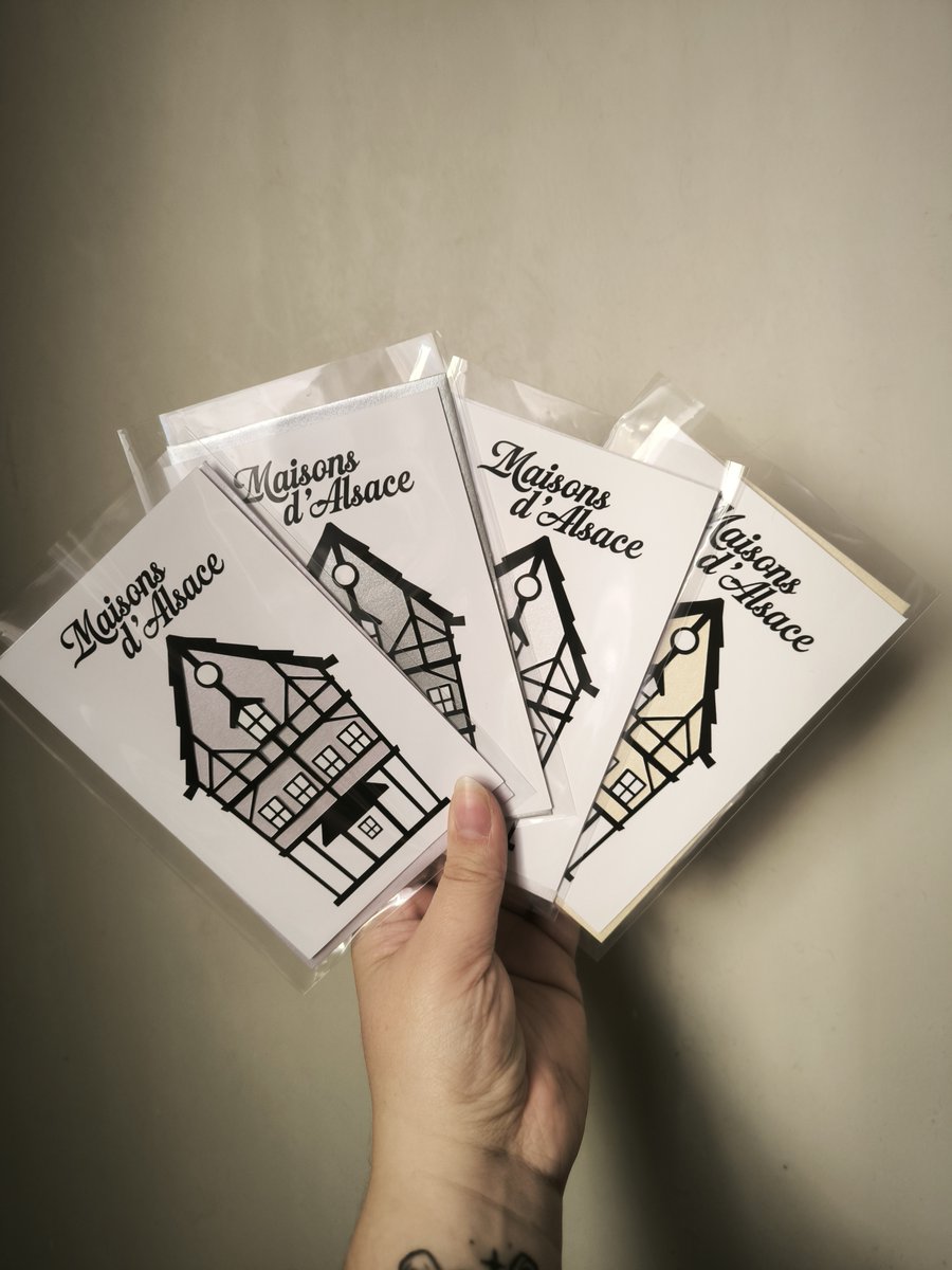 Anju_Graphics's tweet photo. Les cartes postales “Maisons d’Alsace” sont disponibles uniquement en boutique à Sélestat 🏡
Un design minimaliste inspiré des emblématiques maisons alsaciennes !
À offrir, envoyer ou garder en souvenir ✨
#Alsace #CartePostale #MadeInAlsace #Illustration #Papeterie https://t.co/y49fW8IrmF