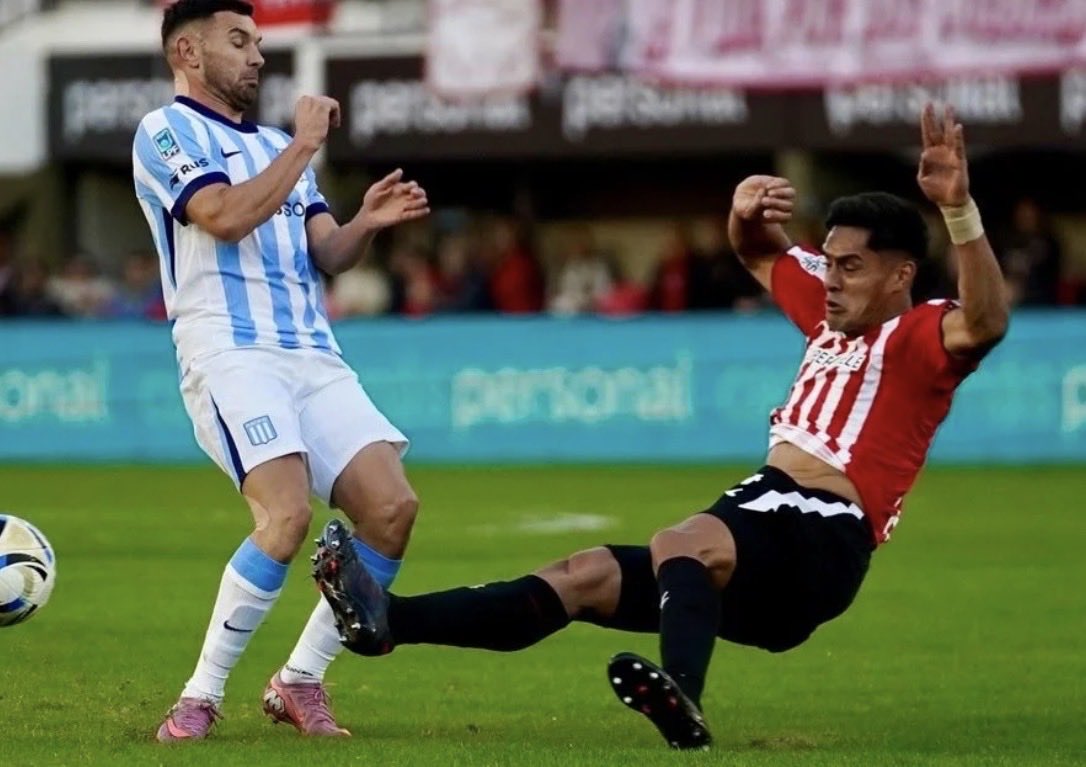 La Historia De Racing tweet media