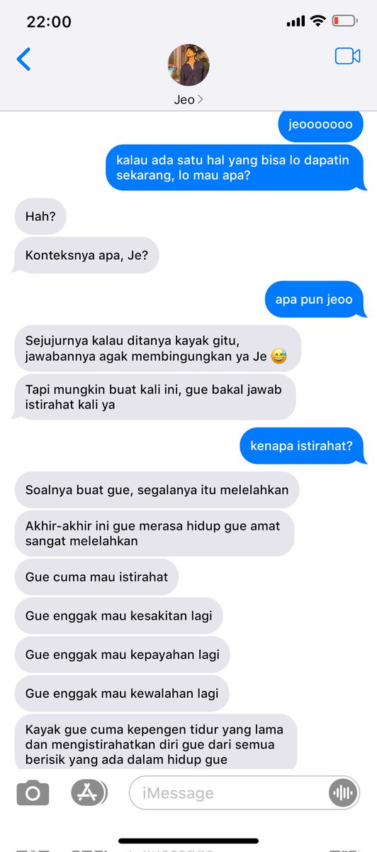 matchacioya's tweet photo. — kalau ada satu hal yang bisa lo dapatin sekarang, lo mau apa?

; part of anumerta universe https://t.co/6CRUMG69xT