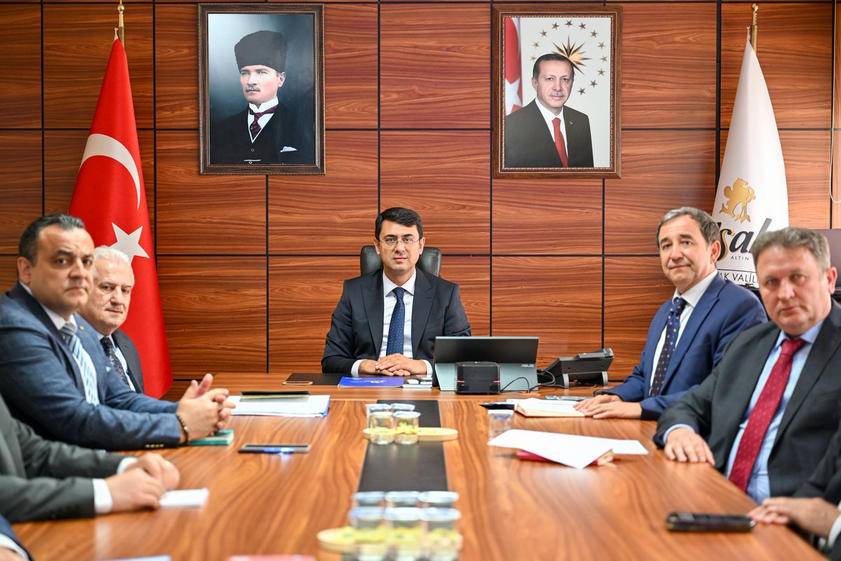 Uşak Valiliği tweet media