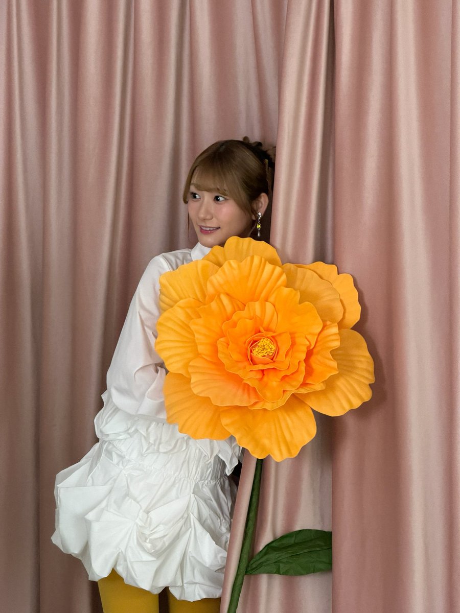 みほオーダーページ 隠し撮りされてた笑 ビジュ可愛くしてもらったよ〜🌱🌼✨(みほ)